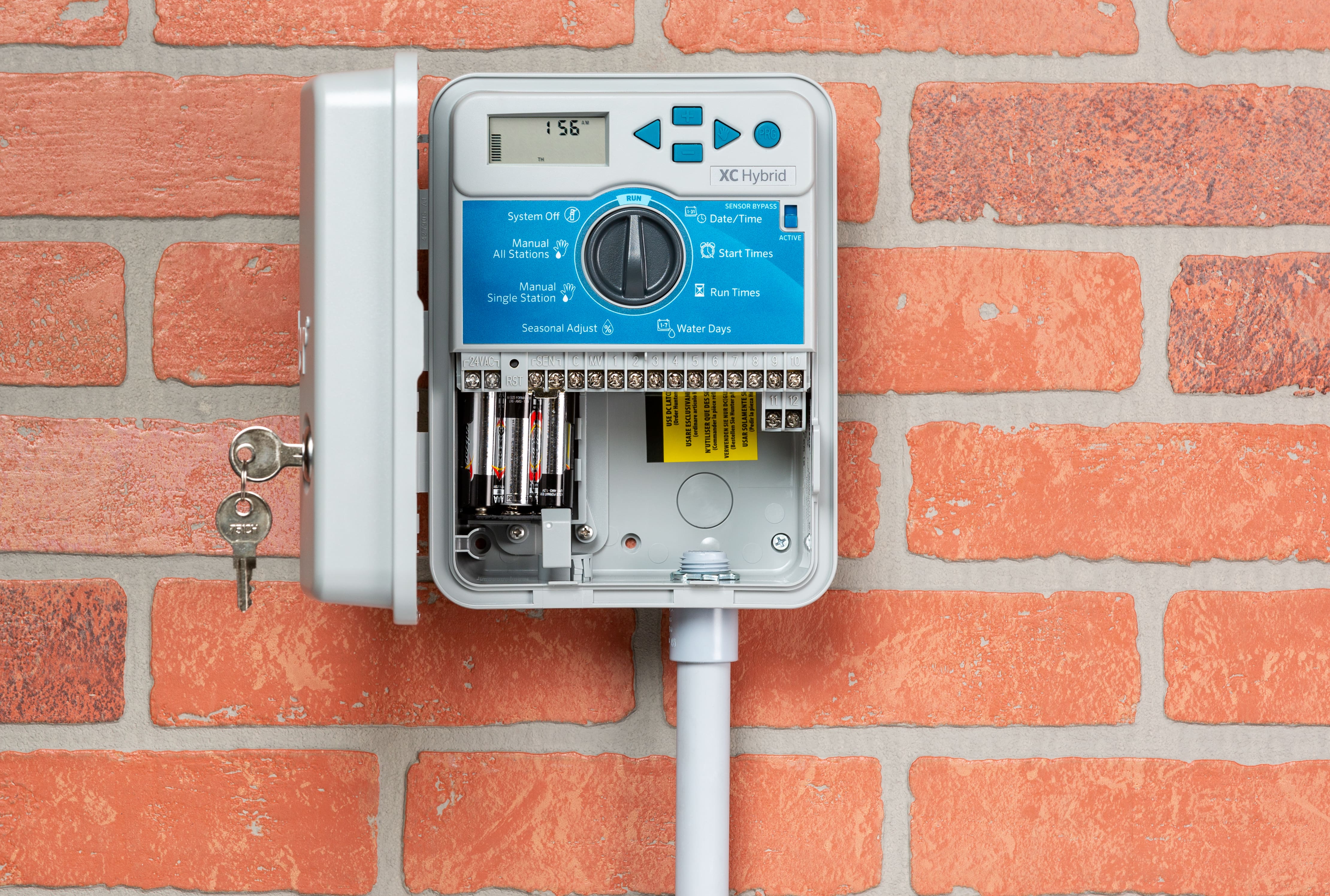 Hunter XCH-600 baterijski hibrid programator montiran na zid